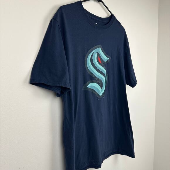 Fanatics Seattle Kraken Hockey NHL Sports Logo Crewneck Navy Blue T-Shirt Large - Picture 3 of 9